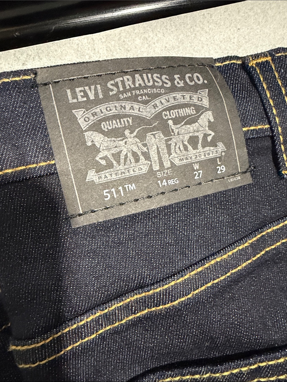 Levi's Slim Jeans in Dark Indigo with Contrast Stitching - Picture 3 of 7